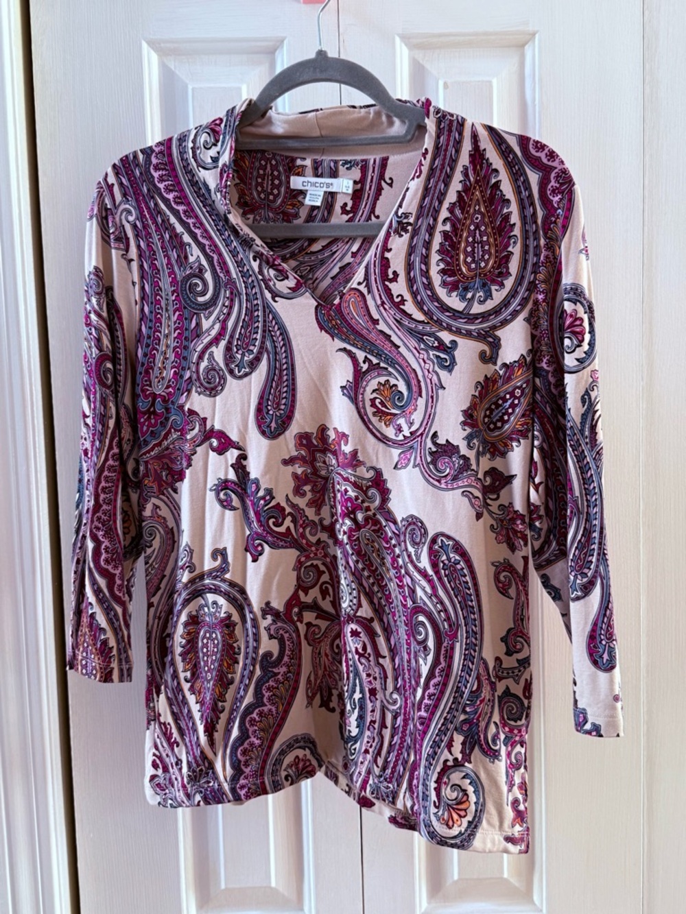 Chico's Pink Paisley V-Neck Long Sleeve Top size 1